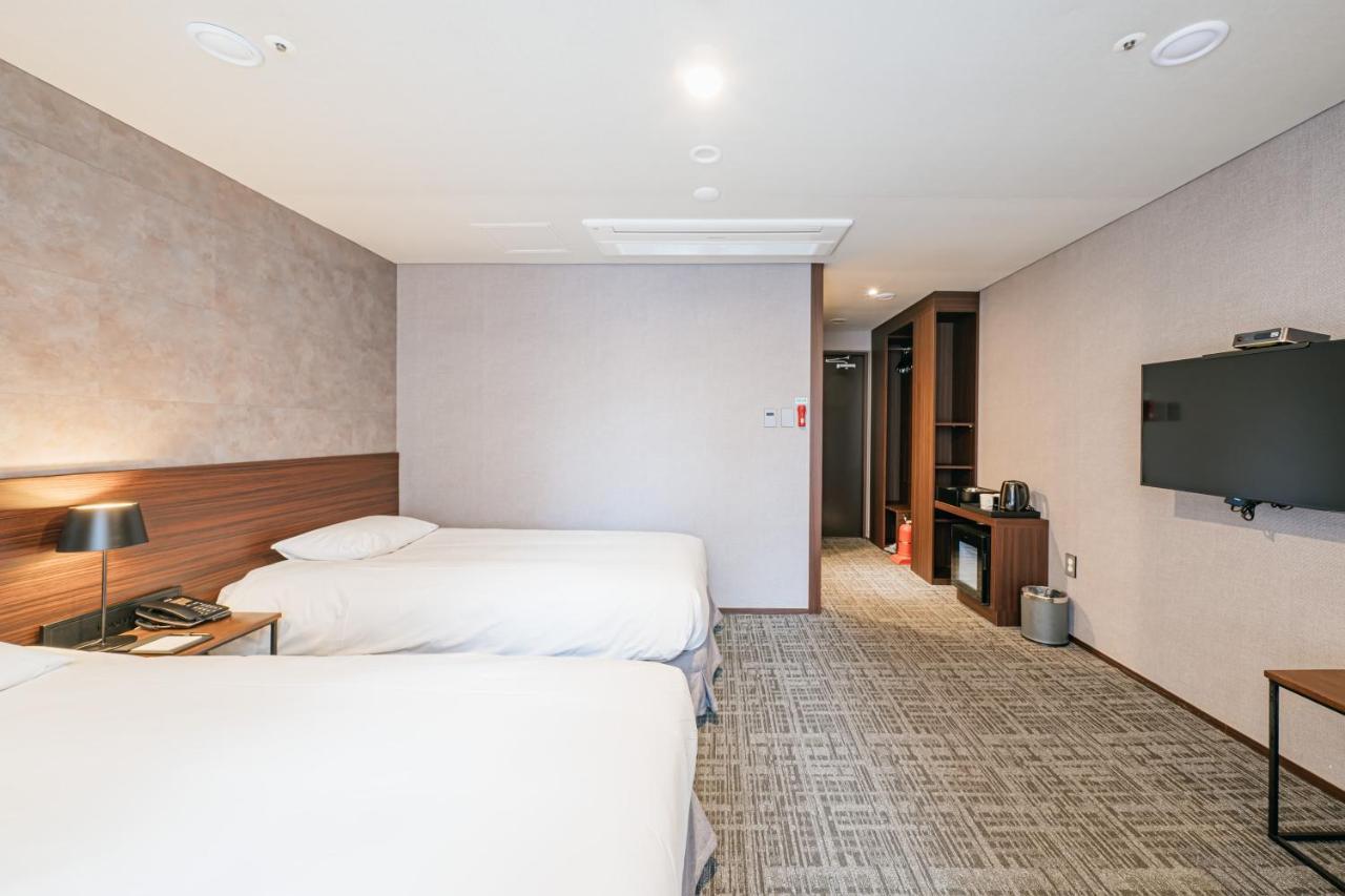 Hotel With City Jeju Eksteriør billede