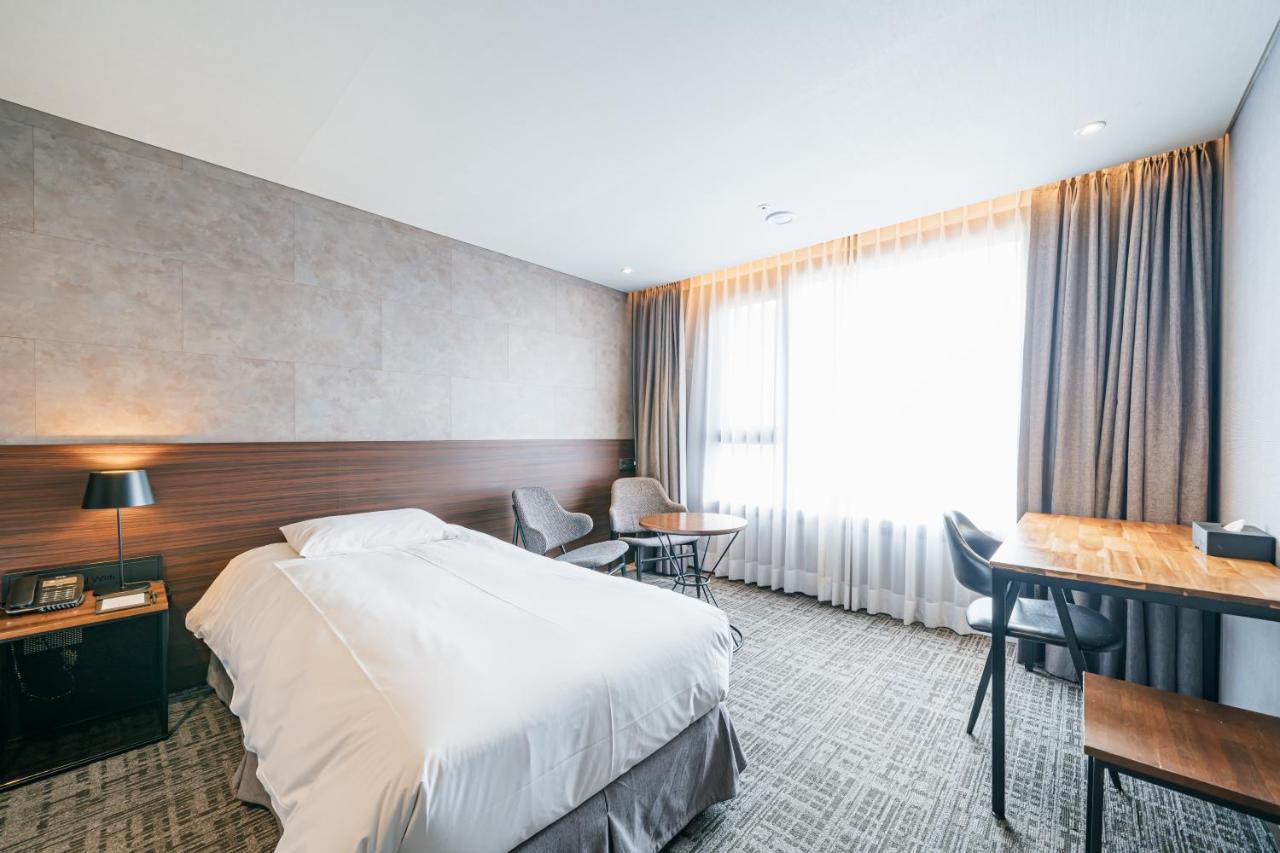 Hotel With City Jeju Eksteriør billede